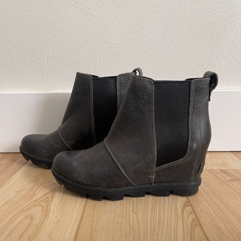 Sorel Women’s Size 7.5 Wedge Boot - image 1